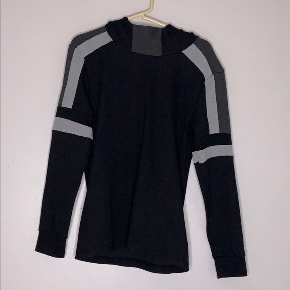 AO Amongst Others Black Hooded Long sleeve thermal shirt black kids medium